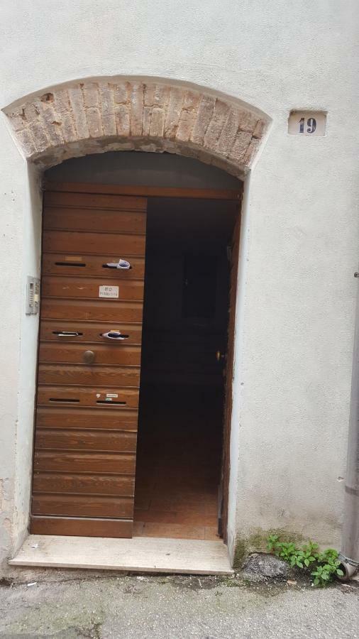 Apartament Via Della Posterna Spoleto Zewnętrze zdjęcie