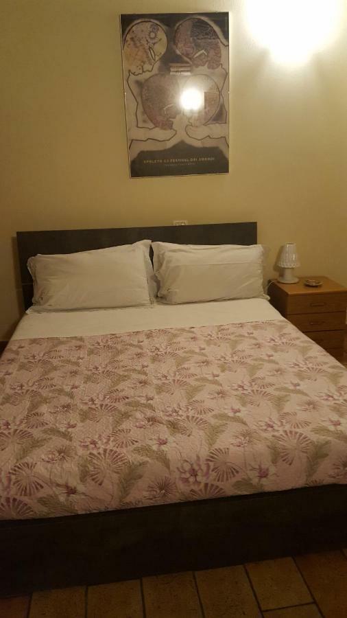 Apartament Via Della Posterna Spoleto Zewnętrze zdjęcie