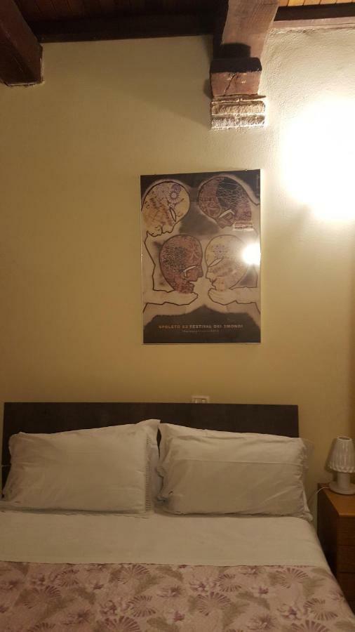 Apartament Via Della Posterna Spoleto Zewnętrze zdjęcie